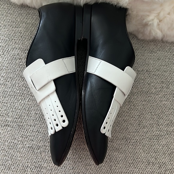 TODS unique leather flat shoes - Picture 7 of 10